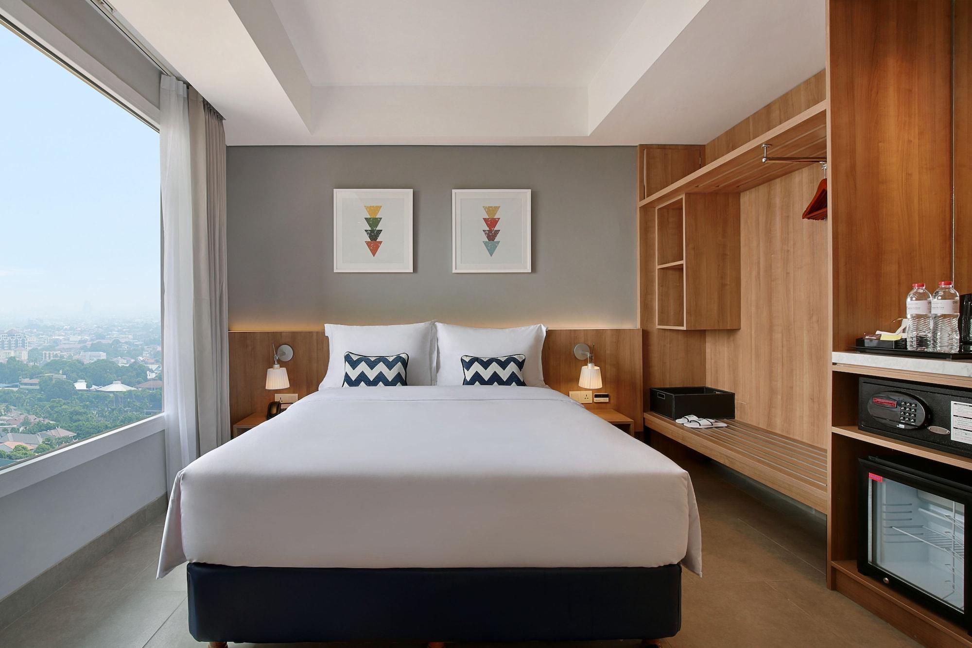 Swiss-Belinn Simatupang Джакарта Екстериор снимка