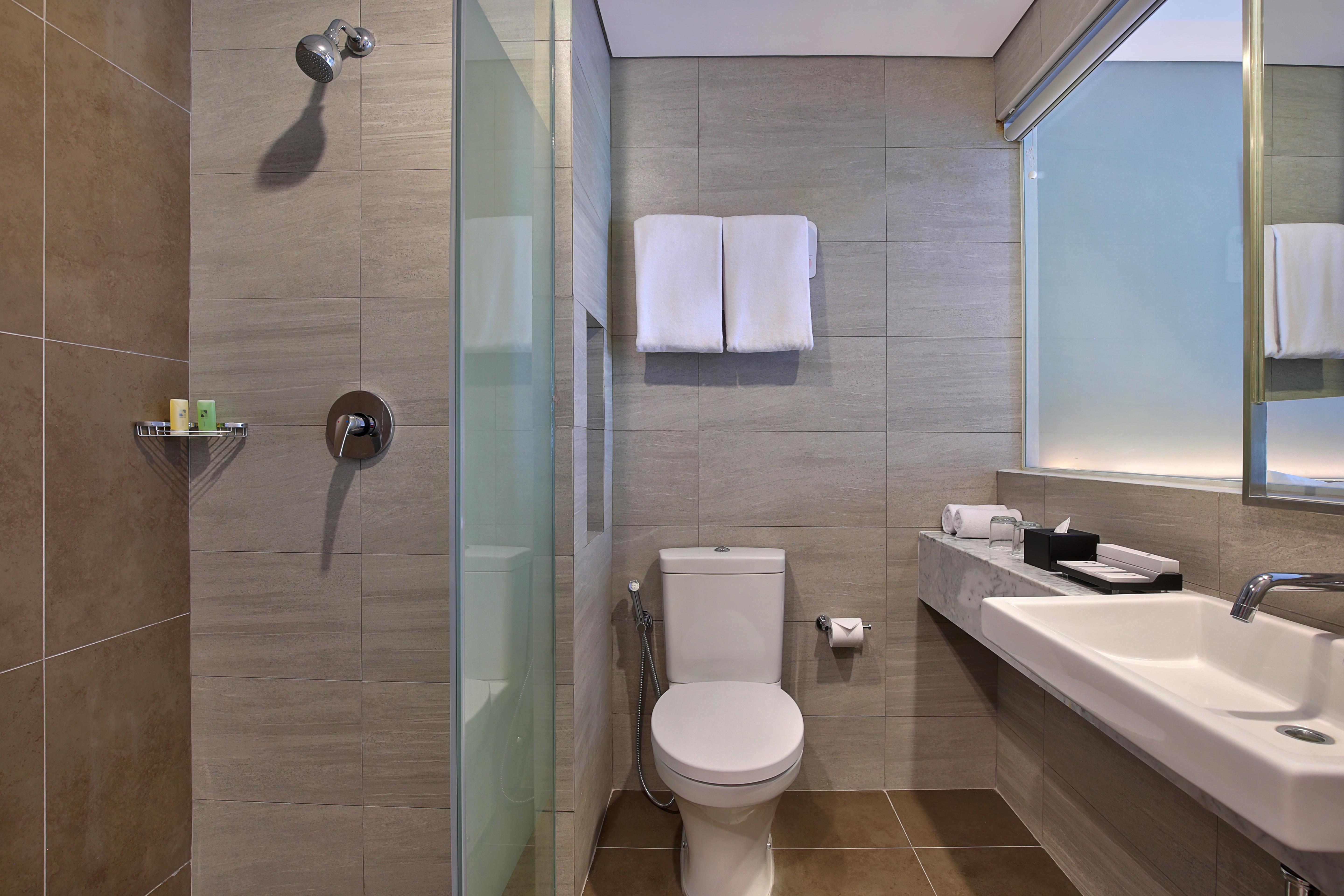 Swiss-Belinn Simatupang Джакарта Екстериор снимка