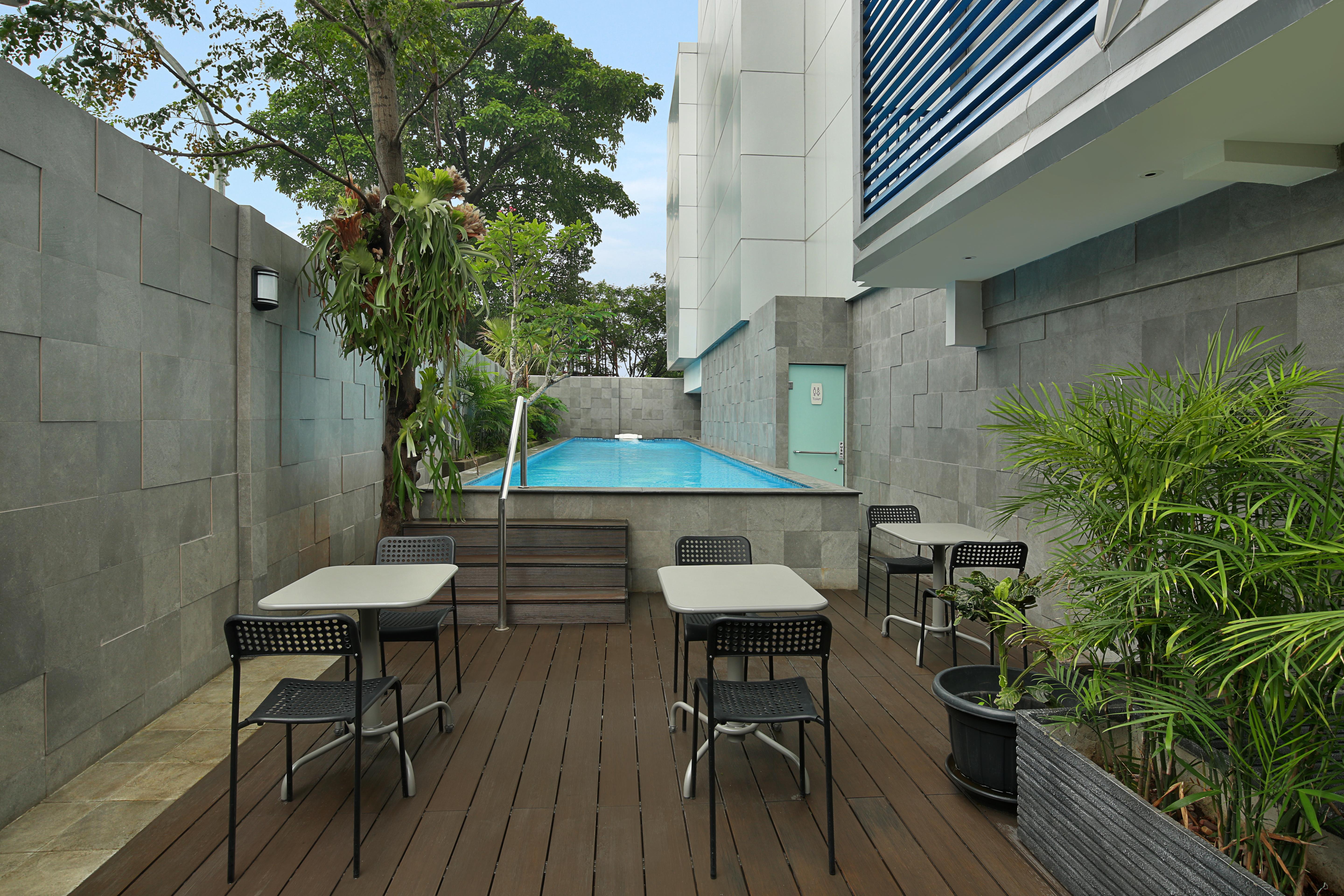 Swiss-Belinn Simatupang Джакарта Екстериор снимка