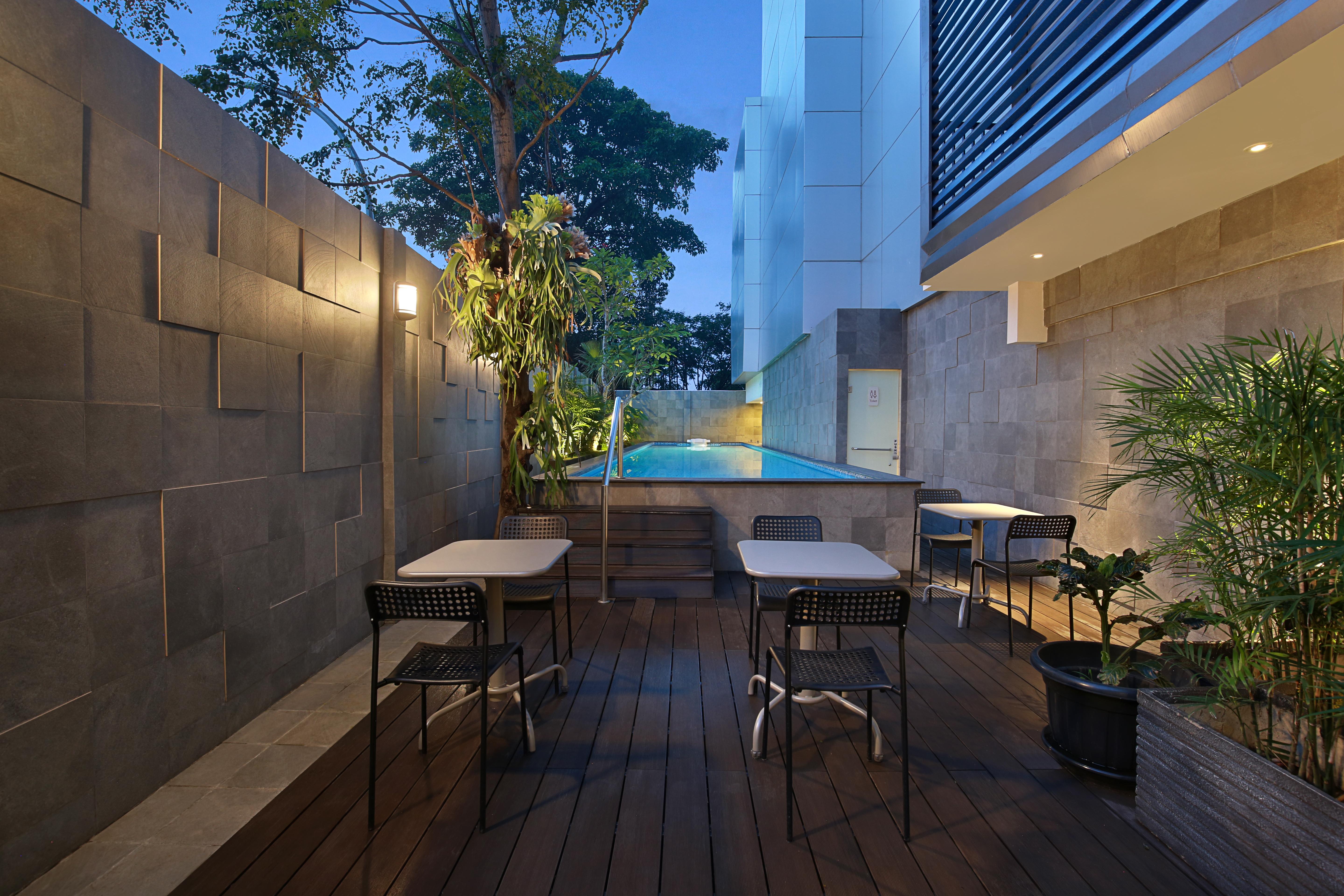Swiss-Belinn Simatupang Джакарта Екстериор снимка