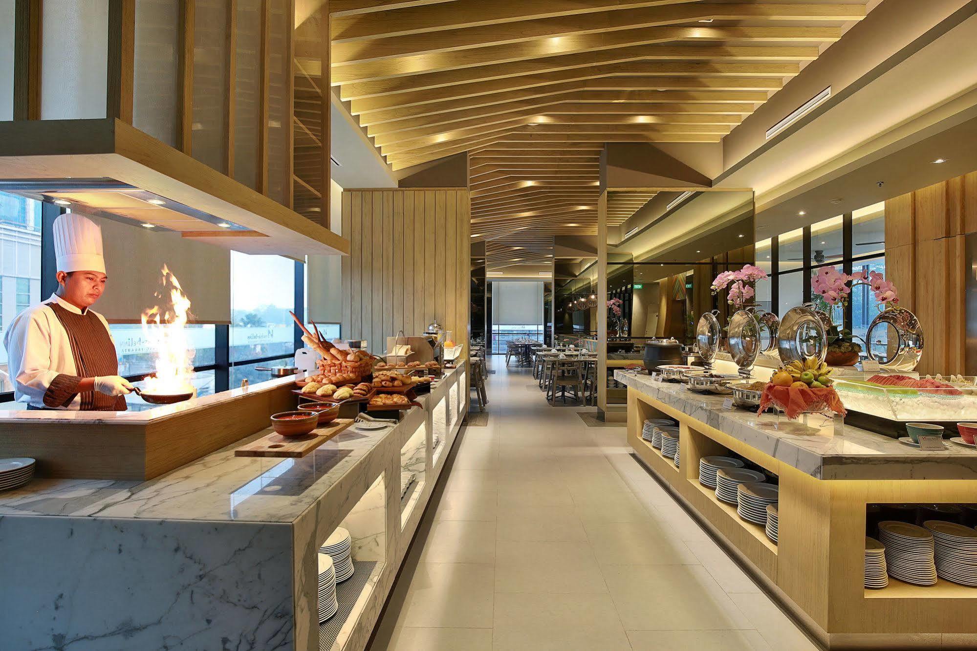 Swiss-Belinn Simatupang Джакарта Екстериор снимка